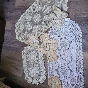 9 Various Vitage Doilies